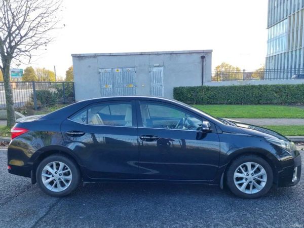 Toyota Corolla Saloon, Diesel, 2013, Black