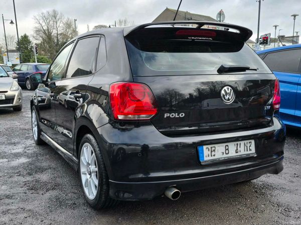 Volkswagen Polo Hatchback, Petrol, 2011, Black