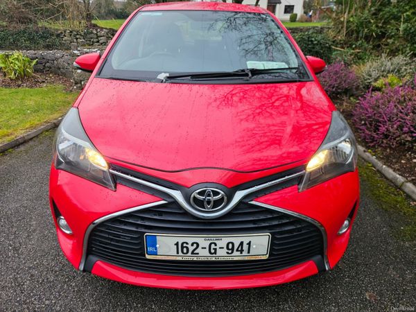 Toyota Yaris Hatchback, Petrol, 2016, Red