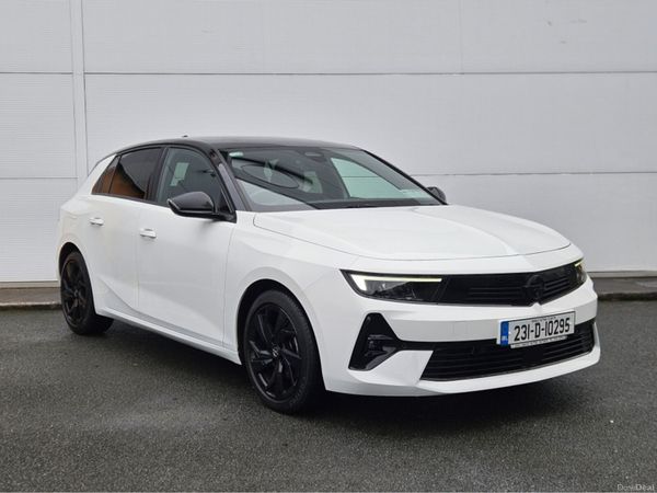 Opel Astra Hatchback, Petrol, 2023, White