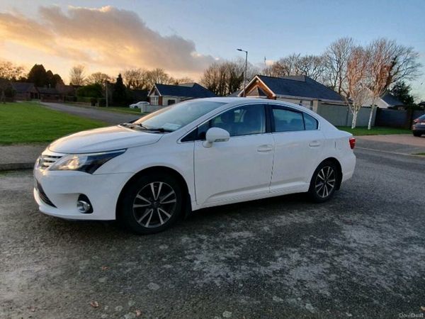 Toyota Avensis Saloon, Diesel, 2014, White
