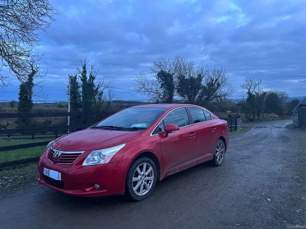Toyota Avensis Saloon, Diesel, 2011, Red