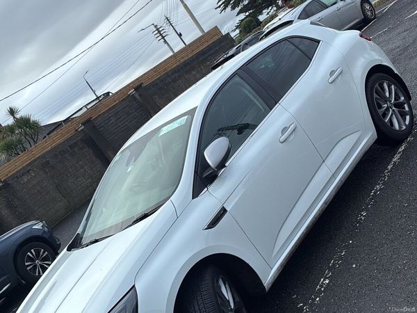 Renault Megane Hatchback, Diesel, 2017, White