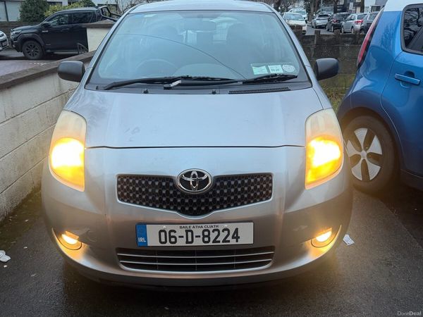 Toyota Yaris Hatchback, Petrol, 2006, Silver