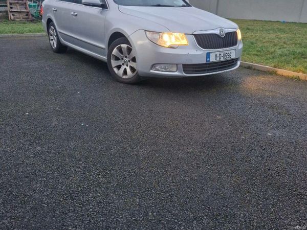 Skoda Superb Saloon, Diesel, 2011, Silver