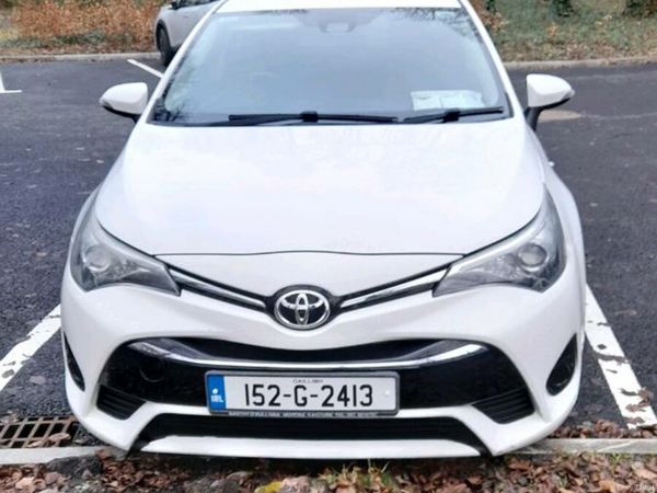 Toyota Avensis Saloon, Diesel, 2015, White