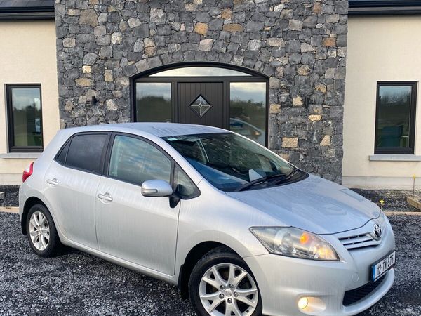 Toyota Auris Hatchback, Petrol, 2012, Silver