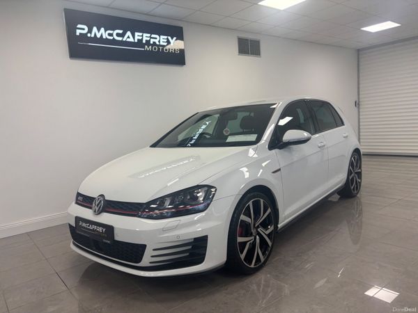 Volkswagen Golf Hatchback, Petrol, 2016, White