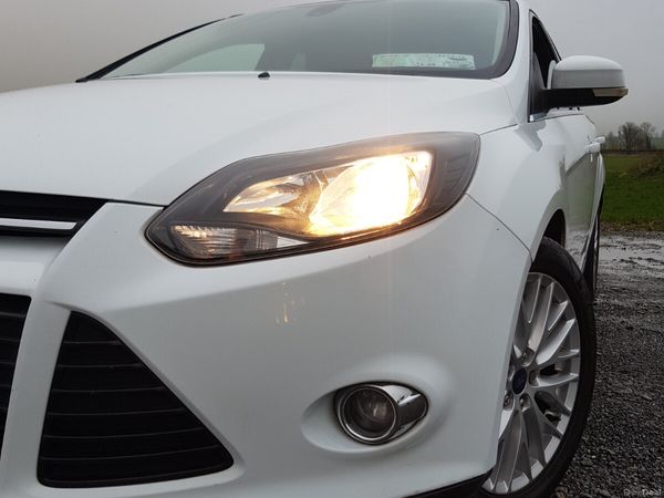 Ford Focus Hatchback, Petrol, 2014, White