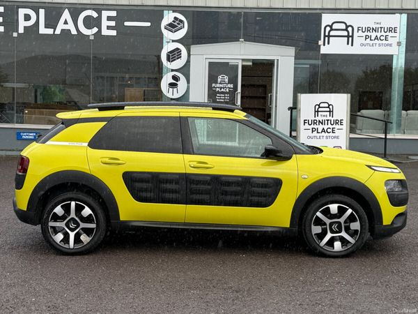 Citroen C4 Hatchback, Petrol, 2018, Yellow