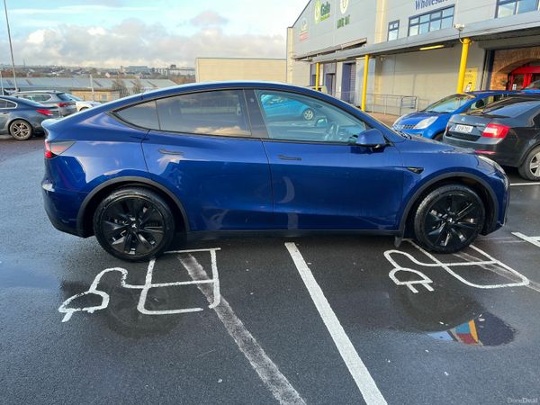 Tesla Model Y MPV, Electric, 2023, Blue