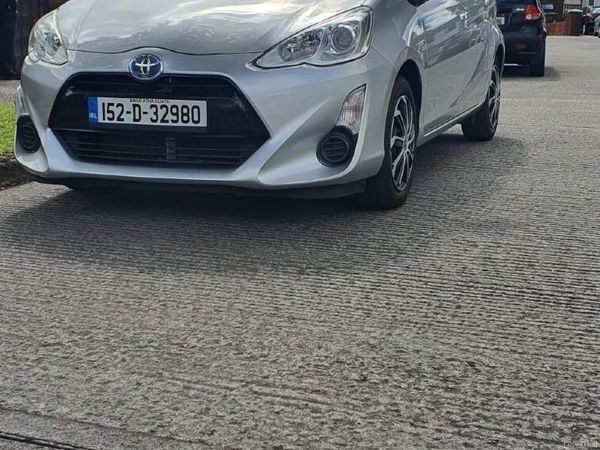 Toyota Aqua Hatchback, Petrol Hybrid, 2015, Silver