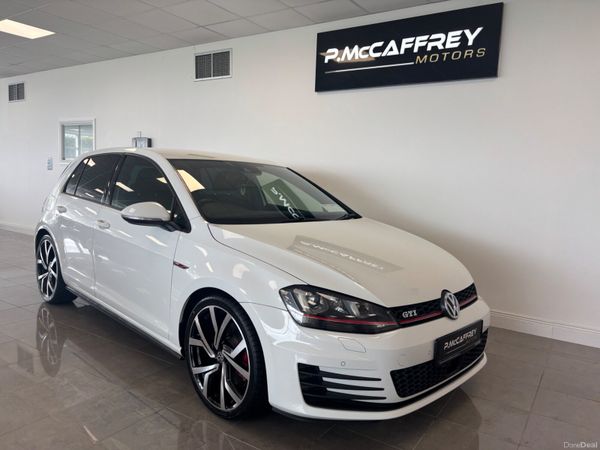 Volkswagen Golf Hatchback, Petrol, 2016, White