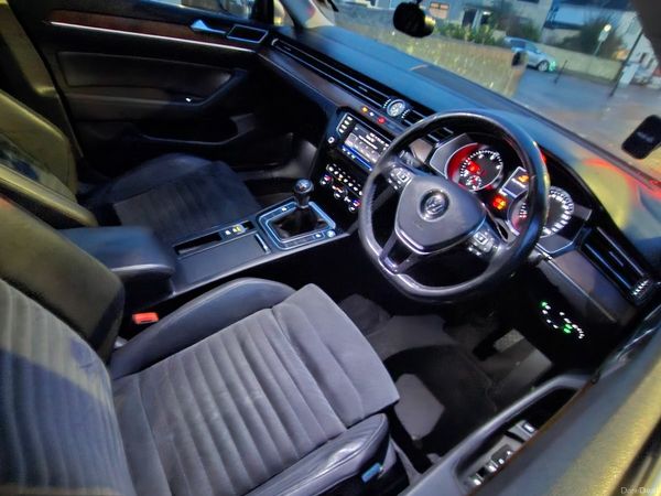 Volkswagen Passat Saloon, Diesel, 2017, Grey