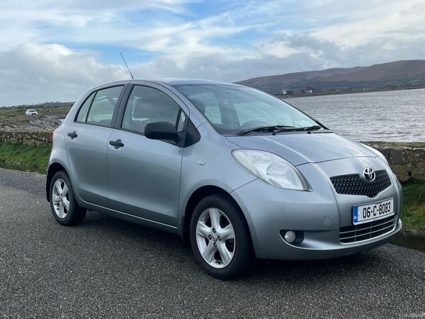 Toyota Yaris Hatchback, Petrol, 2006, Silver