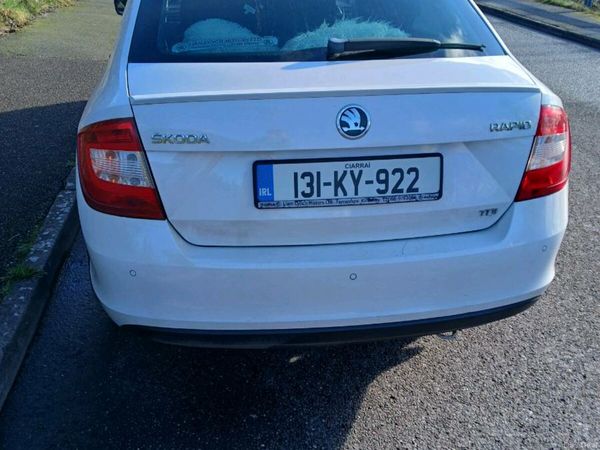 Skoda Rapid Saloon, Diesel, 2013, White