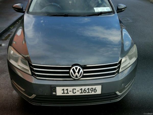 Volkswagen Passat Saloon, Diesel, 2011, Grey