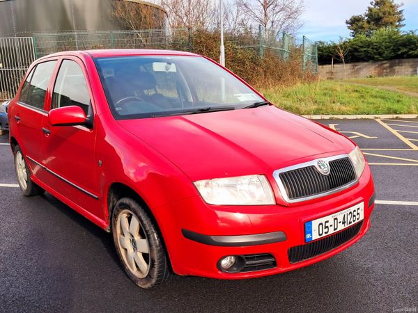 Skoda Fabia Hatchback, Petrol, 2005, Red