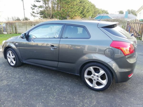 Kia Ceed Hatchback, Diesel, 2011, Grey