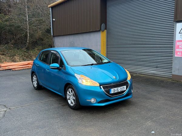 Peugeot 208 Hatchback, Petrol, 2013, Blue