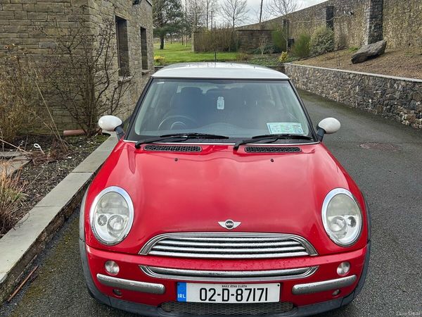 Mini Cooper Hatchback, Petrol, 2002, Red