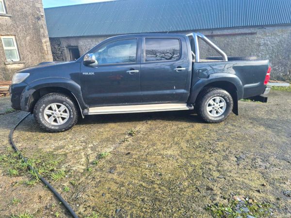 Toyota Hilux Crew Cab, Diesel, 2012, Black