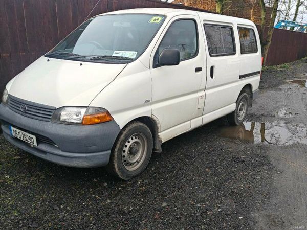 Toyota HiAce Minibus, Diesel, 2006, White