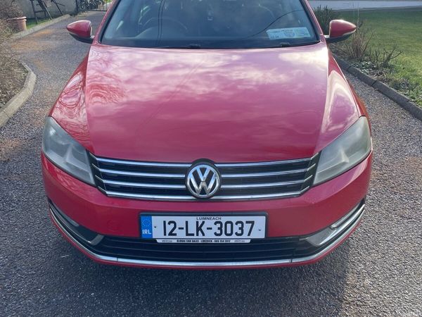 Volkswagen Passat Saloon, Diesel, 2012, Red