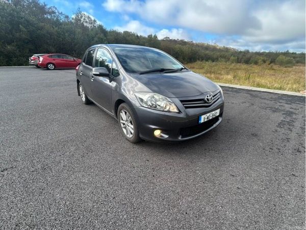 Toyota Auris Hatchback, Diesel, 2011, Grey
