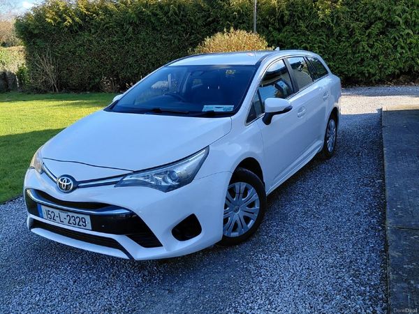Toyota Avensis Estate, Diesel, 2015, White