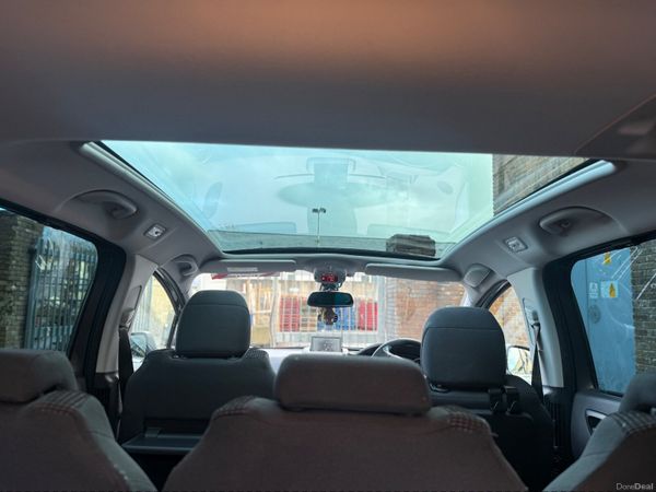 Peugeot 5008 MPV, Diesel, 2014, Grey