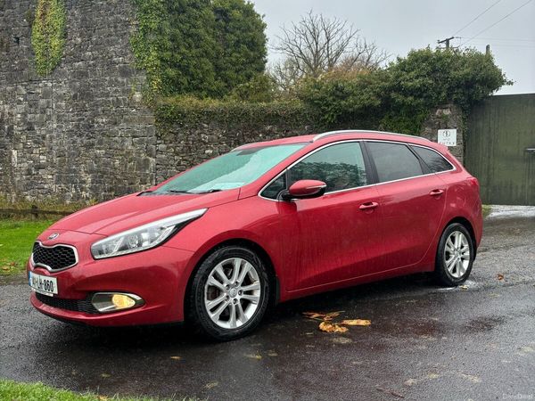 Kia Ceed Estate/Jeep, Diesel, 2014, Red