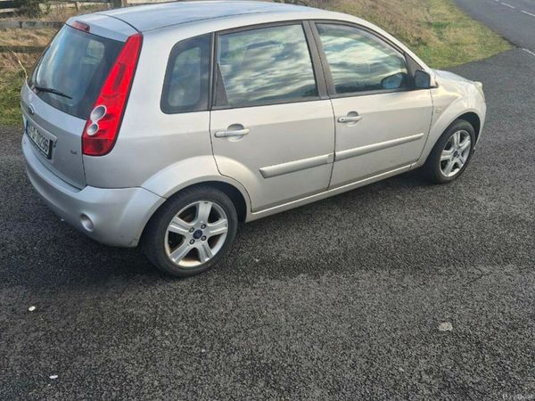 Ford Fiesta Hatchback, Petrol, 2007, Silver