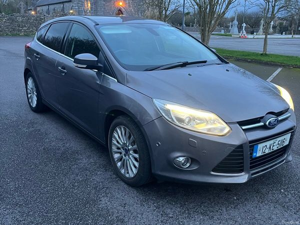 Ford Focus Hatchback, Petrol, 2012, Brown