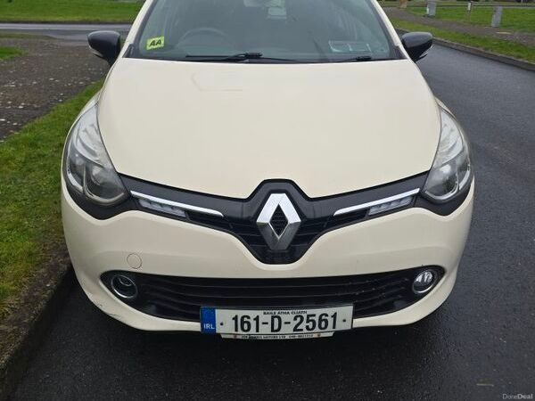 Renault Clio Hatchback, Petrol, 2016, Yellow