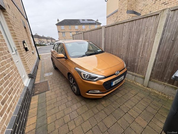 Hyundai i20 Hatchback, Petrol, 2015, Orange