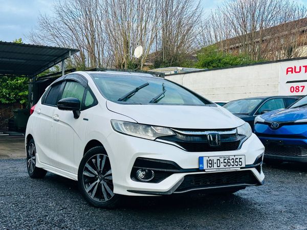 Honda Fit Hatchback, Petrol Hybrid, 2019, White