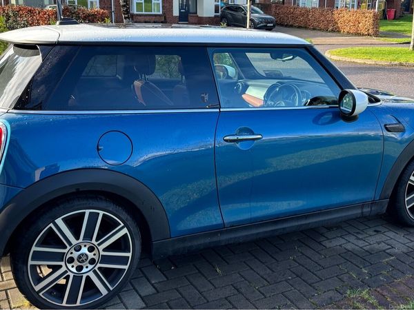 Mini Cooper Hatchback, Petrol, 2022, Blue