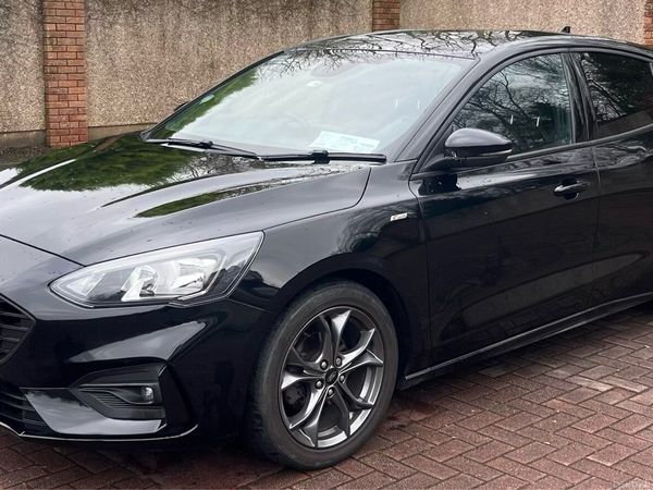 Ford Focus Hatchback, Petrol, 2019, Black