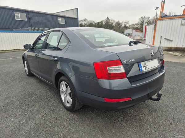 Skoda Octavia Saloon, Diesel, 2015, Grey