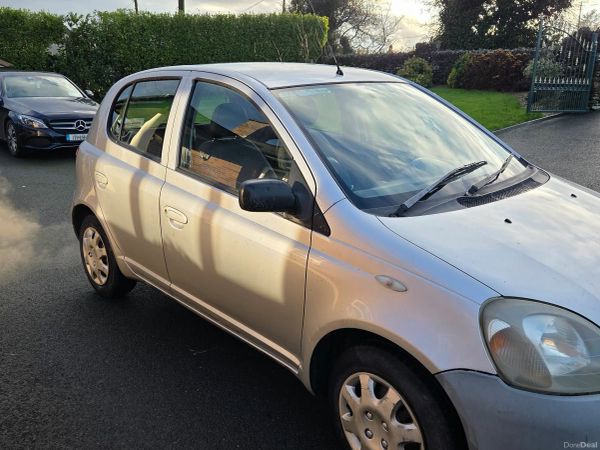 Toyota Yaris Hatchback, Petrol, 1999, Silver