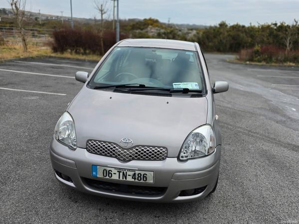 Toyota Yaris Hatchback, Petrol, 2006, Grey