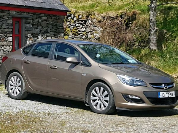 Opel Astra Saloon, Diesel, 2013, Bronze