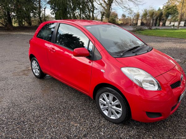 Toyota Yaris Hatchback, Petrol, 2009, Red