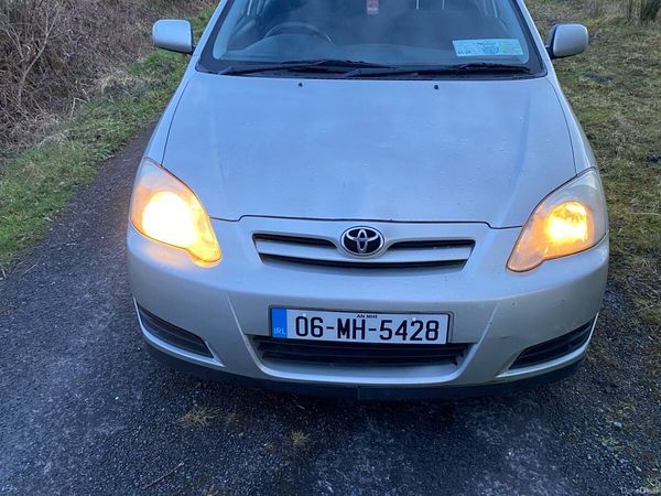 Toyota Corolla Hatchback, Petrol, 2006, Silver