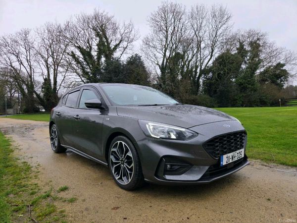 Ford Focus Hatchback, Diesel, 2021, Grey