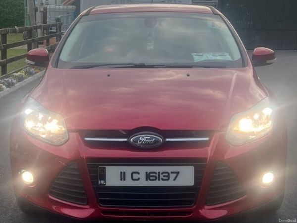 Ford Focus Hatchback, Diesel, 2011, Red