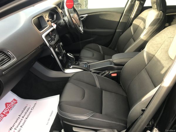 Volvo V40 Hatchback, Diesel, 2016, Black