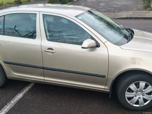 Skoda Octavia Hatchback, Petrol, 2007, Beige
