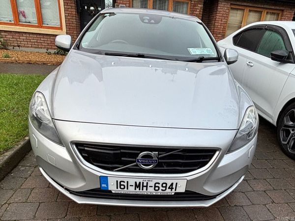 Volvo V40 Hatchback, Diesel, 2016, Silver